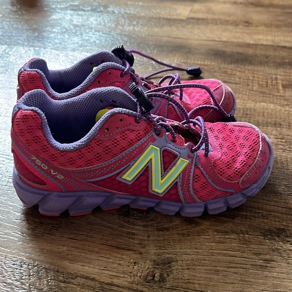 Toddler New Balance Runners - No Laces, No Velcro - Picture 2 of 6